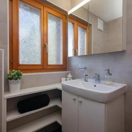 Chalet L'escorial בקתה